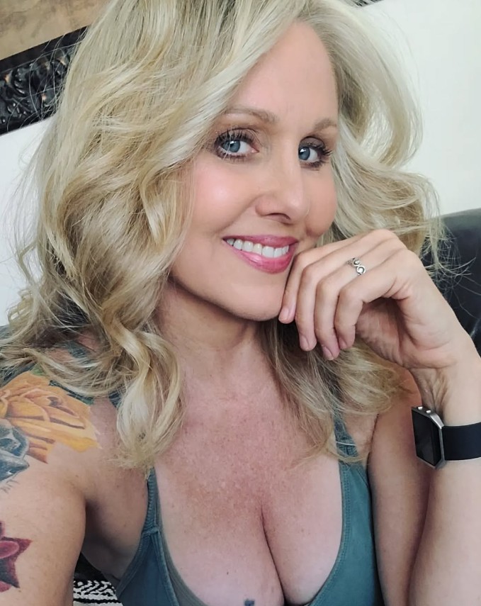 Julia Ann Left
